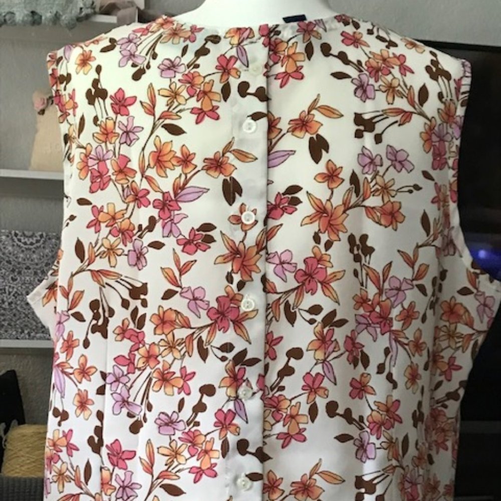 Karen Scott Tank Shell - Button Back - Picture 4 of 4
